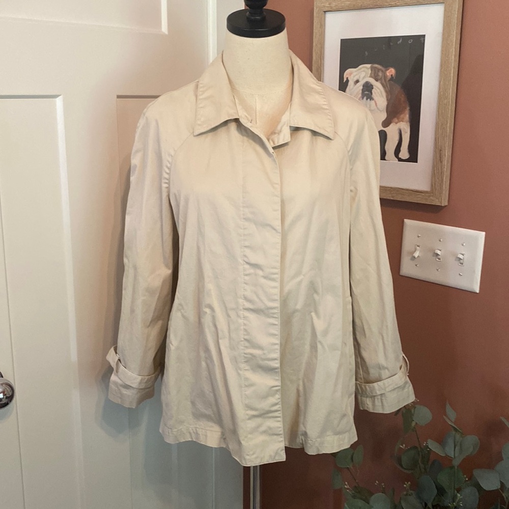 Norma Kamali women’s light khaki poplin swing cotton blend 14 button coat/jacket